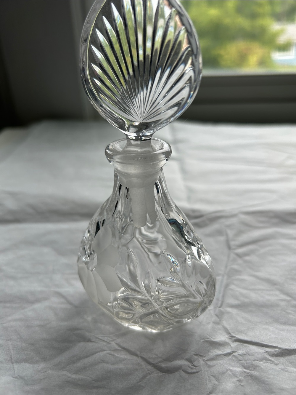 Crystal Glass Decorative Perfume Bottle - Clear - Picture 7 of 7